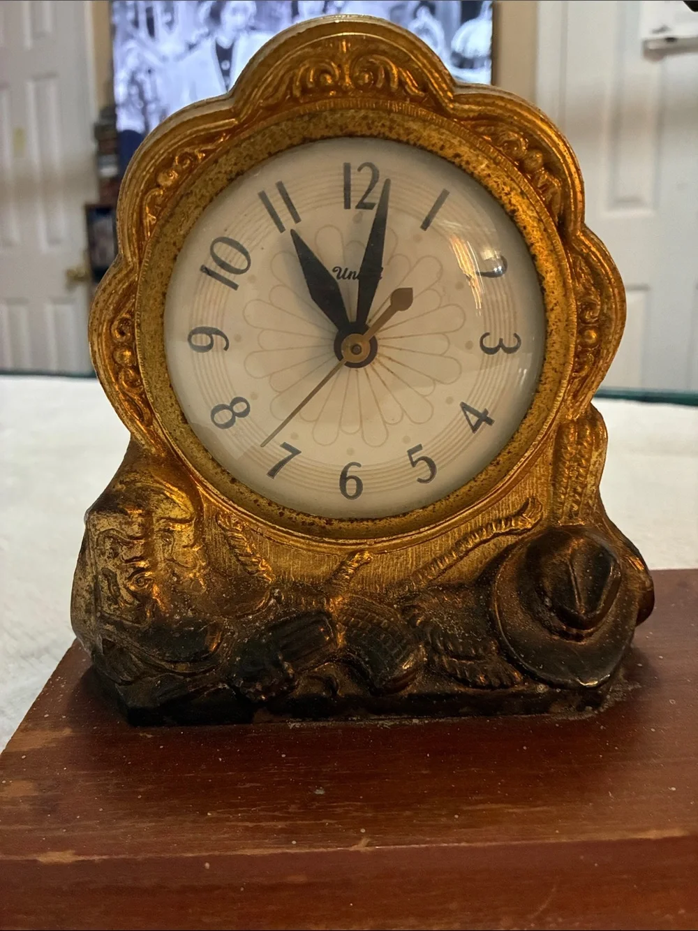 Vintage mid-20th-century electric mantel clock